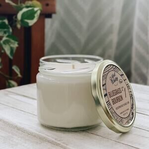 Velvet Candle Co - 11 oz Cinnamon Vanilla Candle